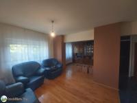 Apartament spațios cu 4 camere în Micro 17 - etaj 3/4, bloc din cărămidă, suprafață generoasă de 100 mp